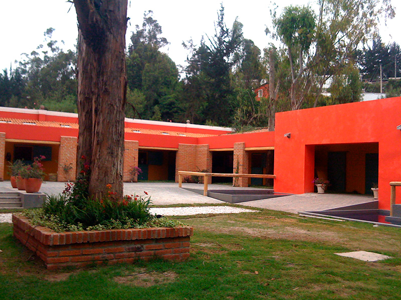 RESIDENCIA PARTICULAR / Quito.