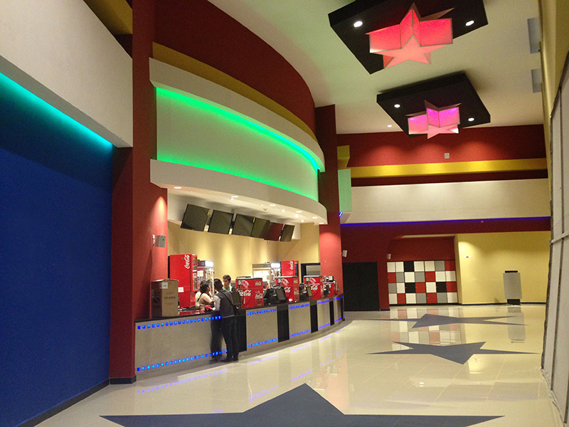 STARCINES / Laguna Mall-Ibarra.