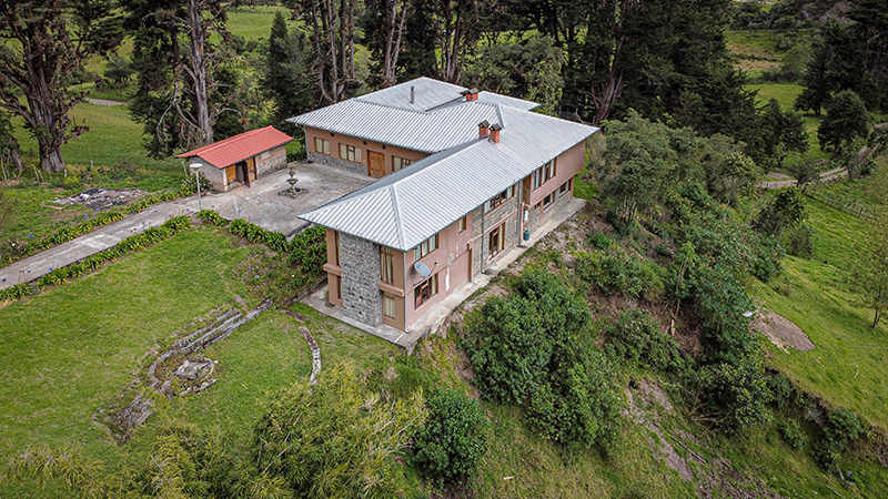 RESIDENCIA PARTICULAR / Quito.