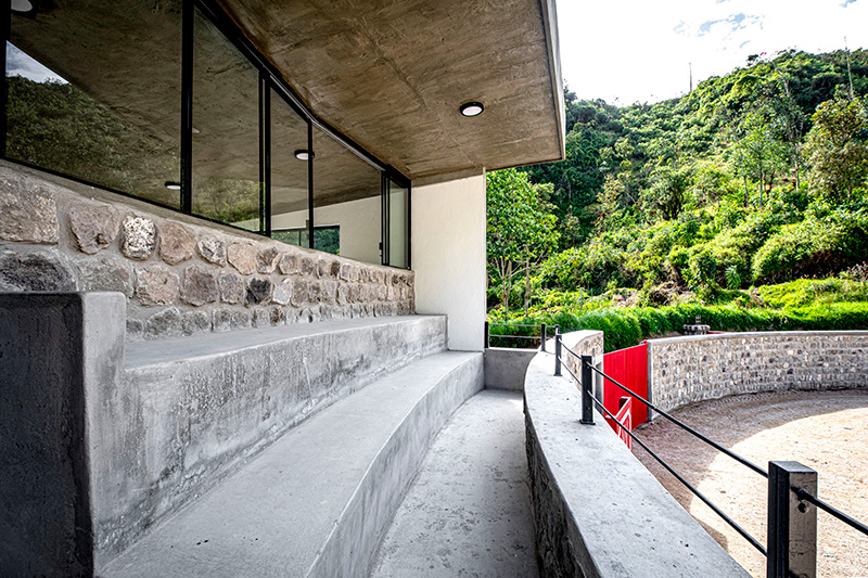 RESIDENCIA PARTICULAR / Quito.